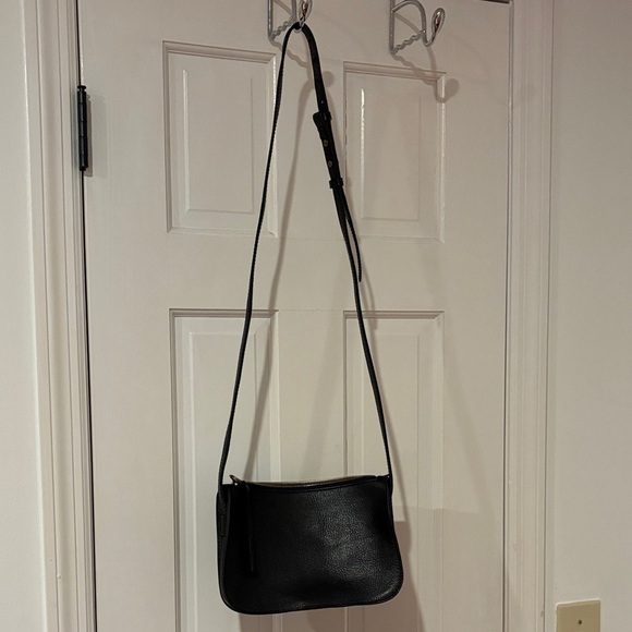 Madewell Handbags - Madewell Black Leather Shoulder Bag